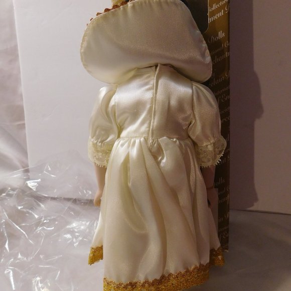 Snow White Land of Enchantment Porcelain Doll International Collectors Society - Picture 9 of 11